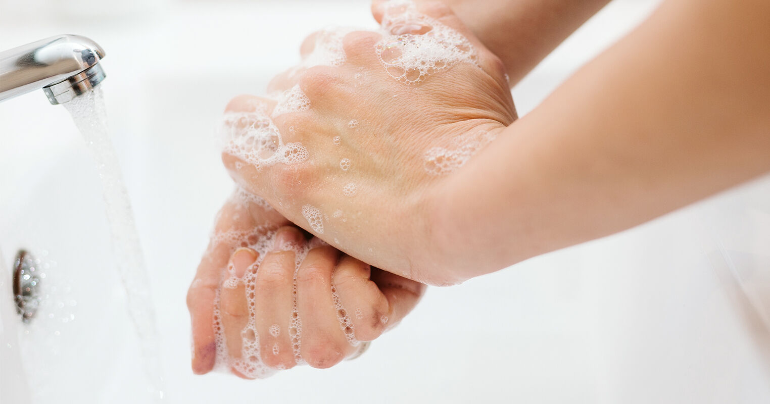 The_Complete_Handwashing_Routine_That’s_Perfect_for_Sensitive_Skin-2